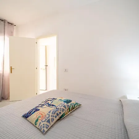 Mini Con Terrazza Fronte Mare *